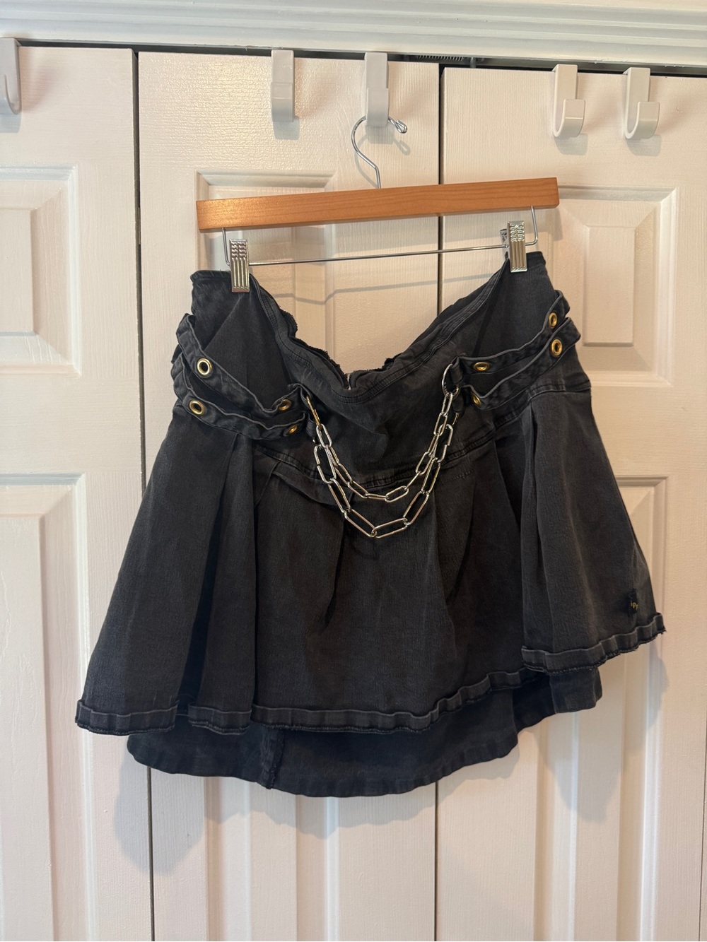 Tripp NYC Black Chain-Detail Skater Skirt